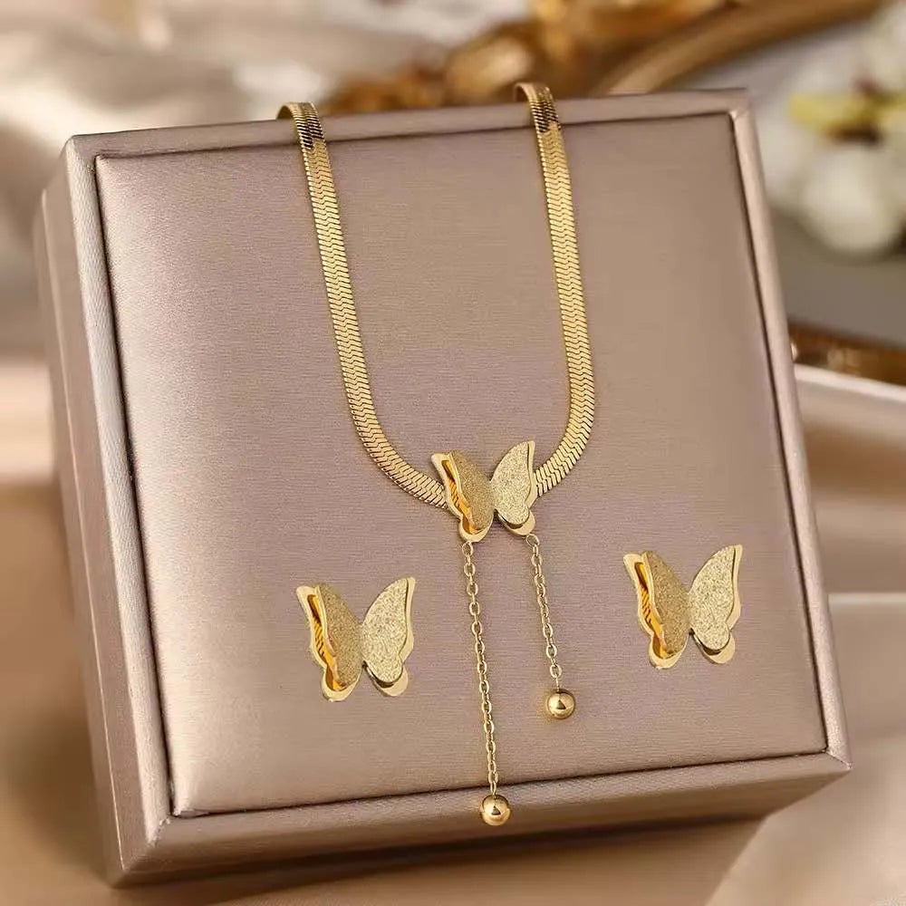 Collar mariposa + aretes Pandora